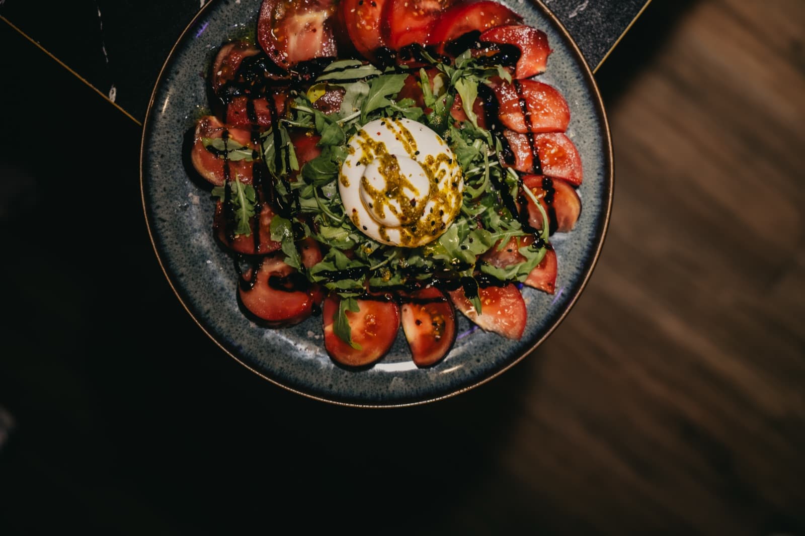 Ensalada de burrata y tomate